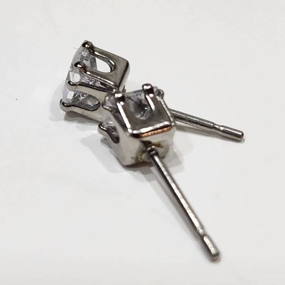 Brilliant Princess Cut 1 CTW Cubic Zirconia Stud Earrings - Picture 7 of 11